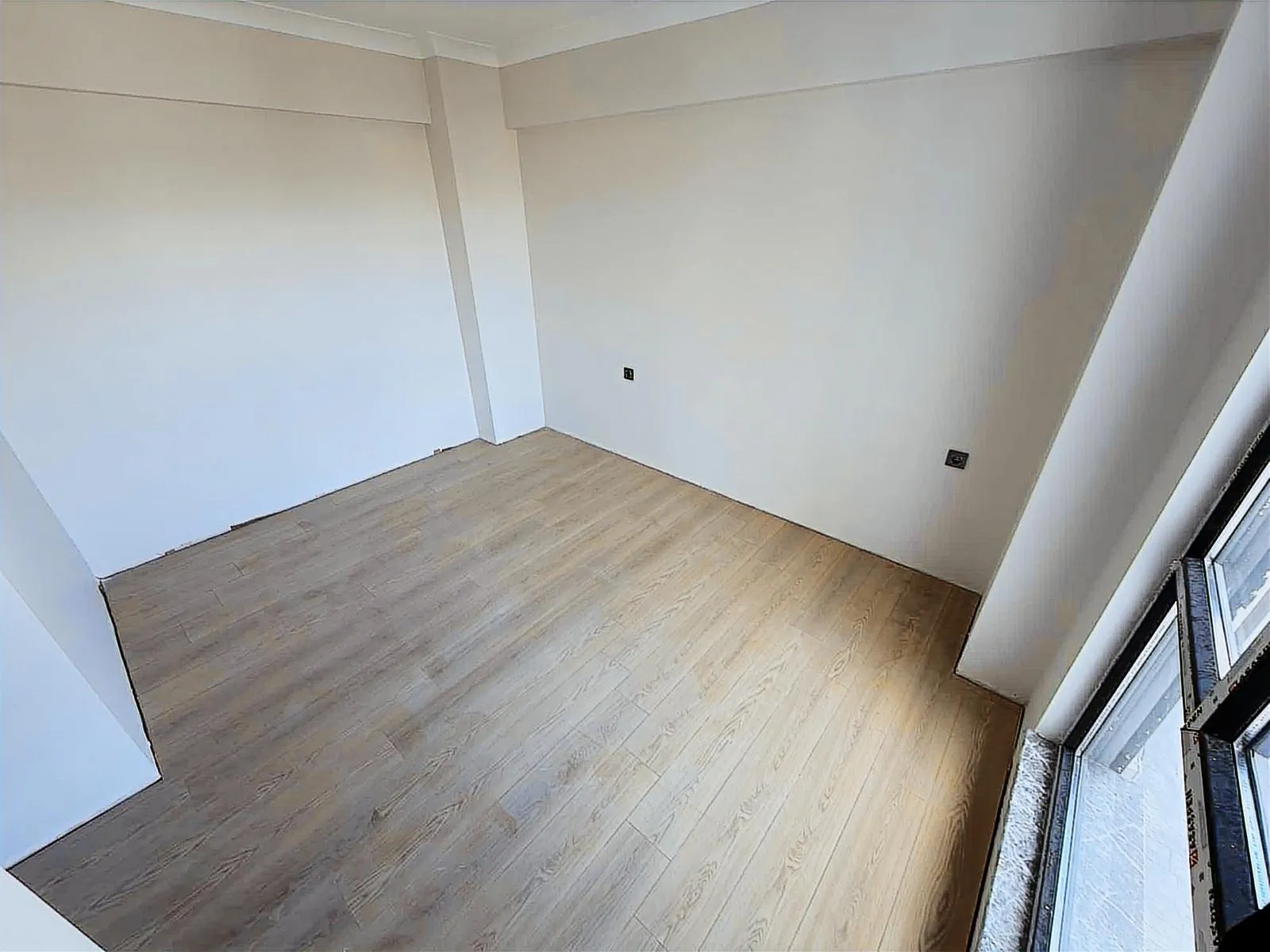 SERDİVAN YAZLIK MAH. SATILIK 2+1 100 M2 LÜX DAİRELER