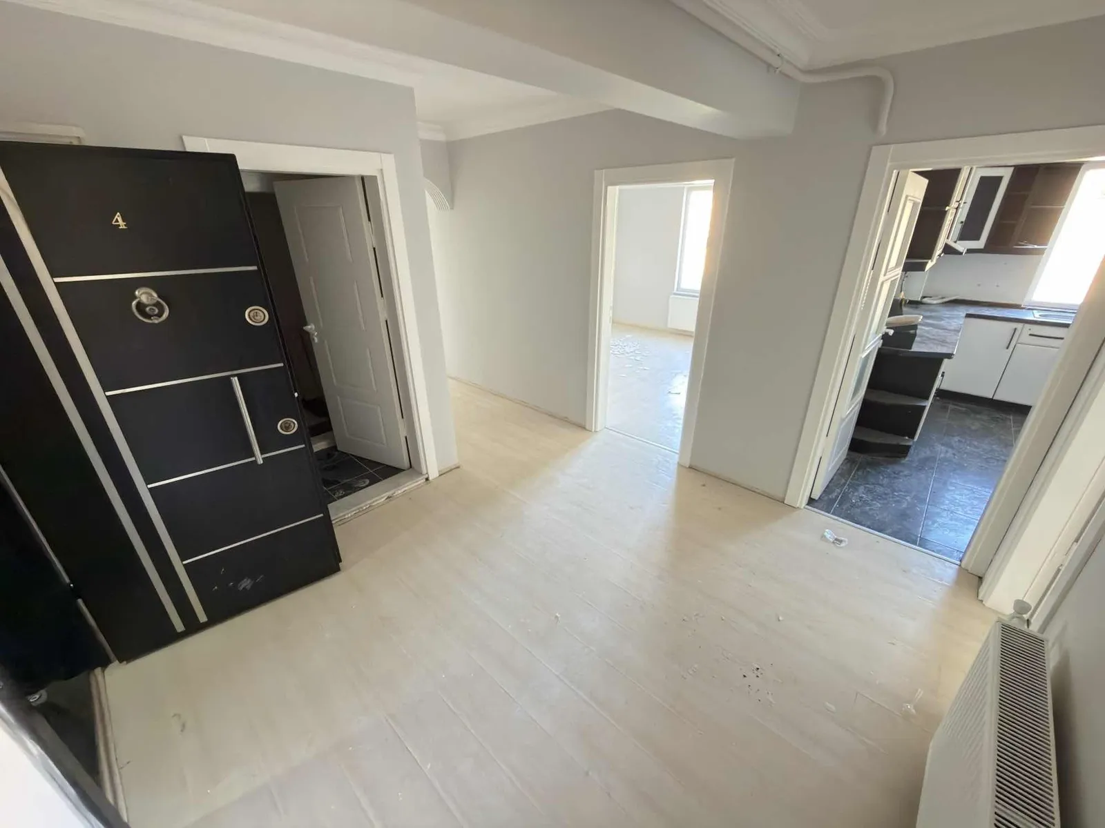 SERDİVAN 32 EVLER MAH'DE SATILIK GARAJLI 3+1 DAİRE