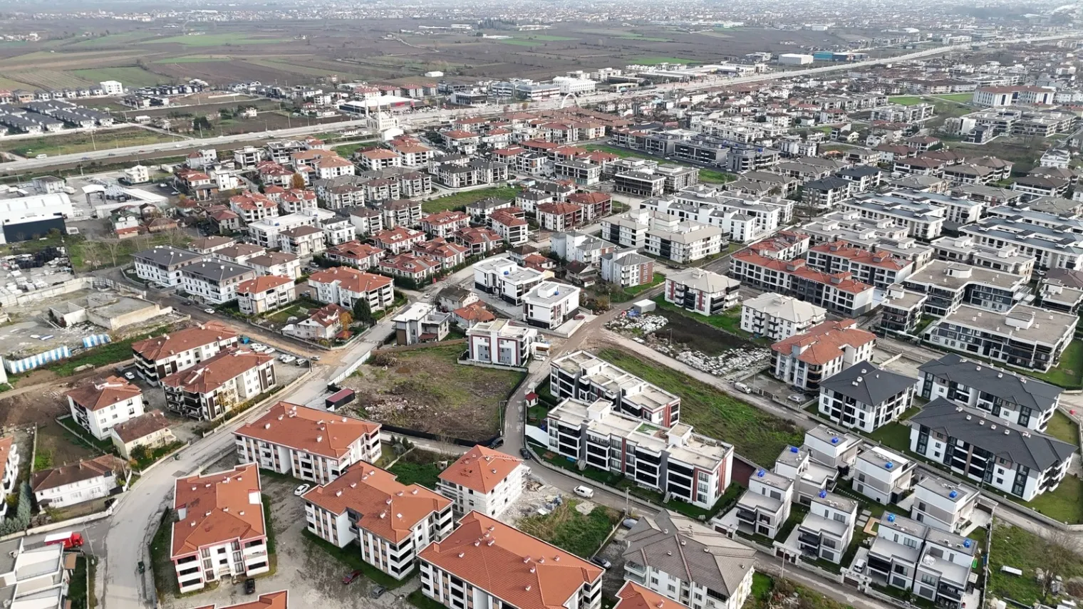 HAZİRAN' A HAZIR YAZLIK PLEVNE CADDESİNDE 2+1 SIFIR DAİRELER