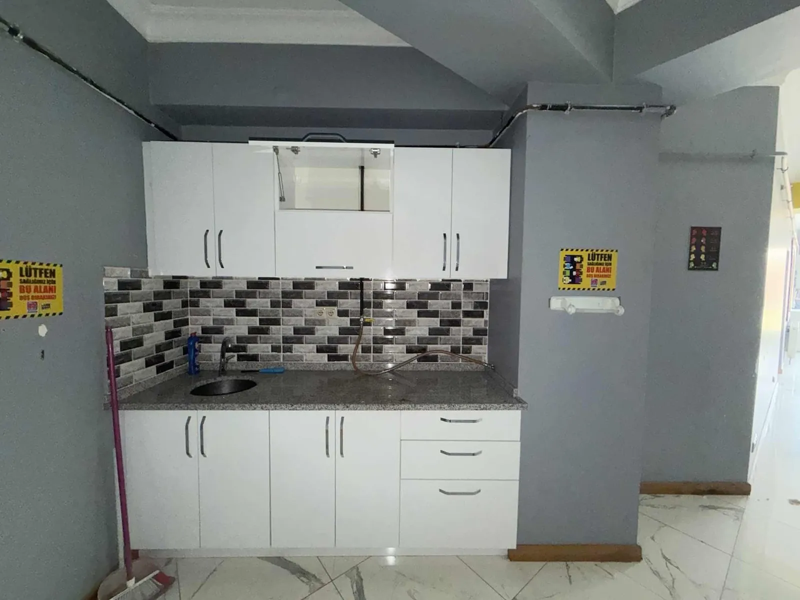 SERDİVAN KÖPRÜBAŞI MAH. TABELA DEĞERİ YÜKSEK KİRALIK 280 M2 OFİS