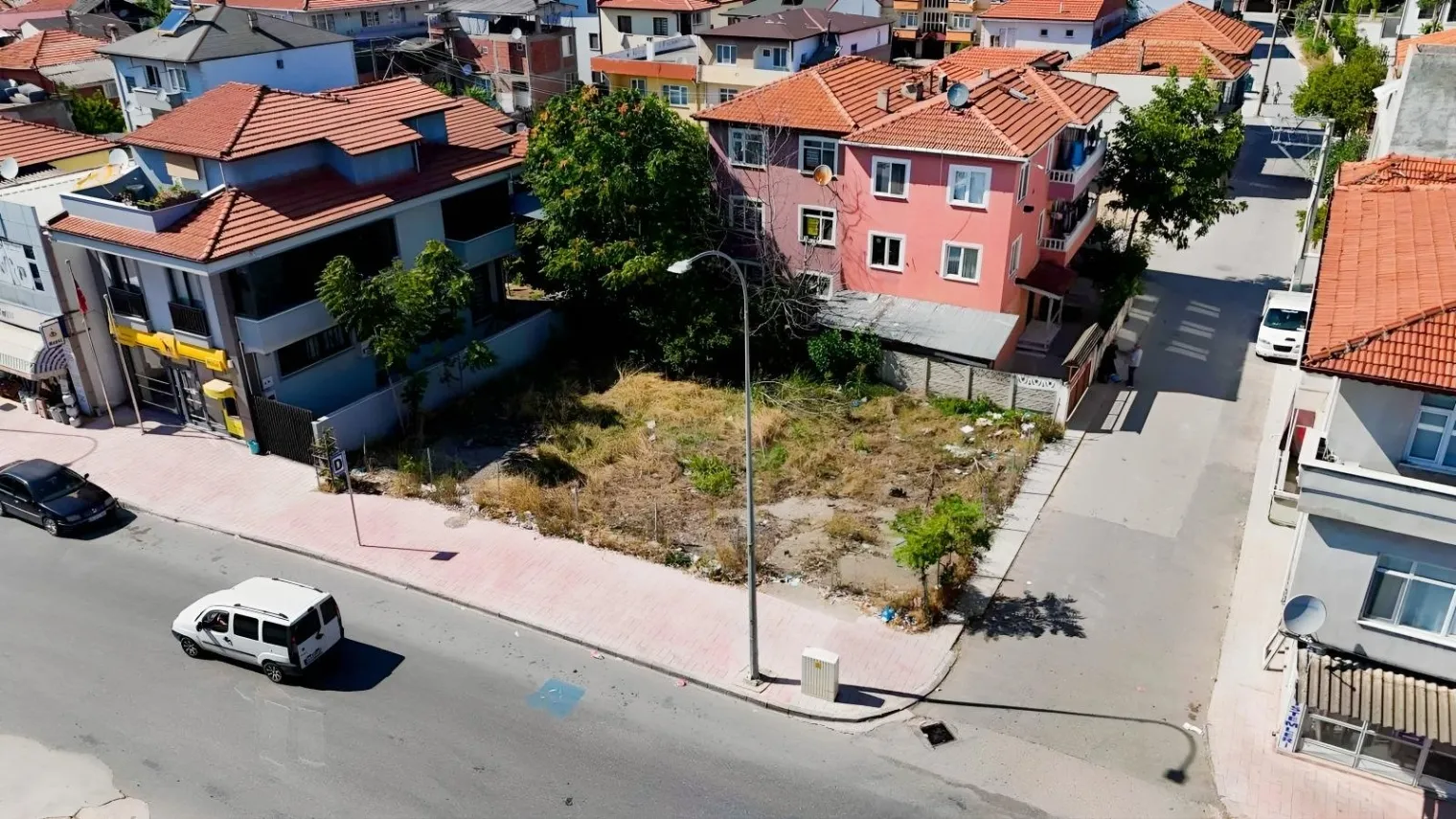 ADAPAZARI ŞEKER MAH. SATILIK ANA CADDE ÜZERİ 287 M2 ARSA